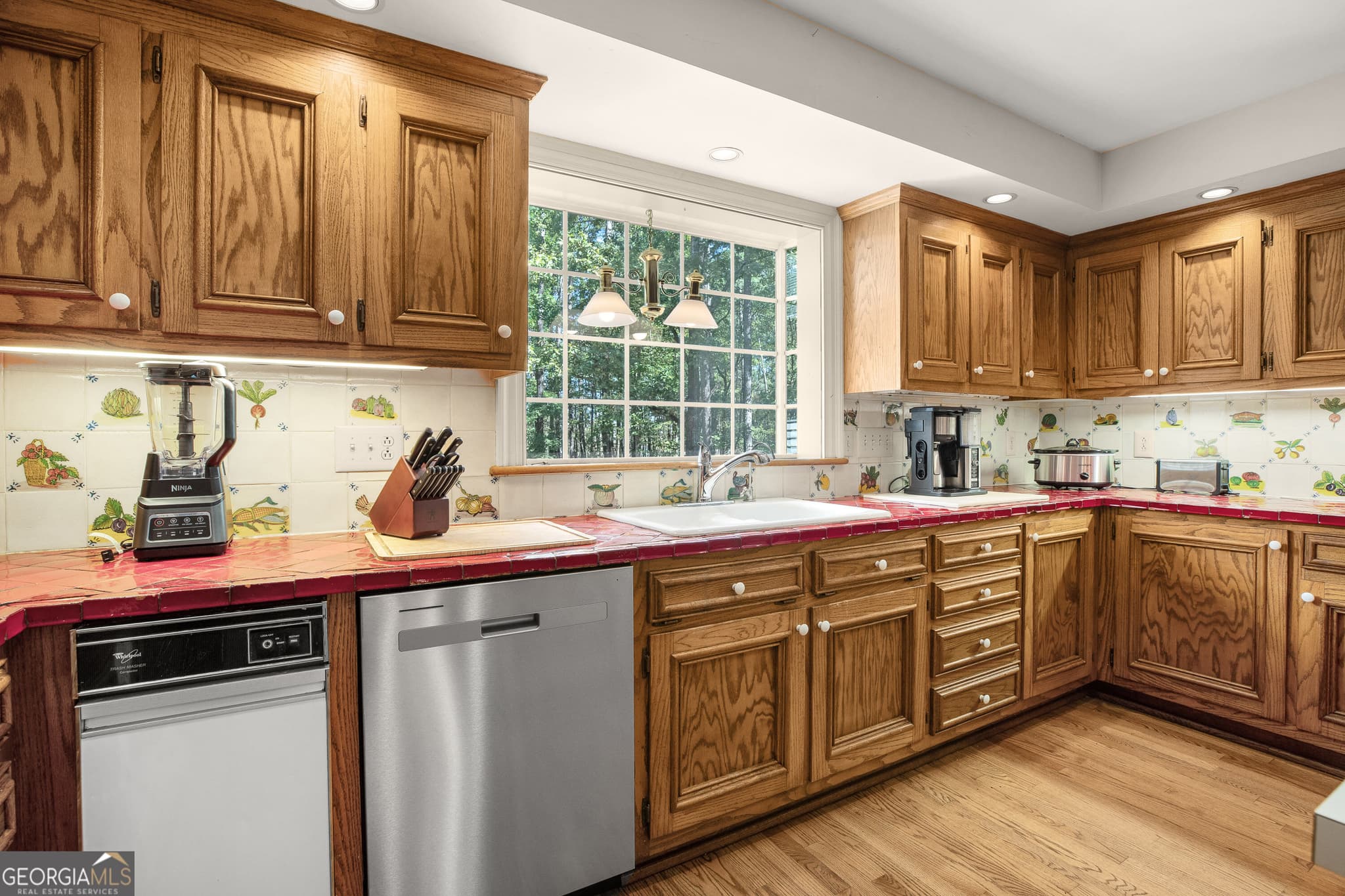 5 bedroom, 4.5 bathroom, 6,080 sq ft single family residence for rent at 303 Flat Creek Trail, Fayetteville, GA 30214 for $3,200 a month — photo 5