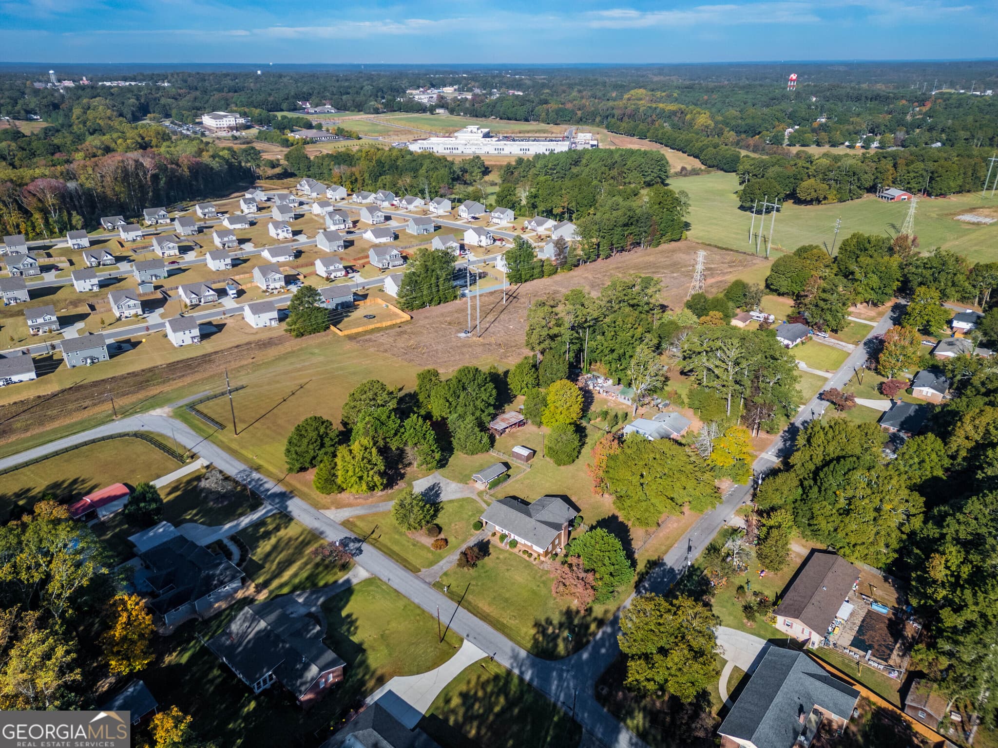 3 bedroom, 2 bathroom, 2,028 sq ft single family residence for sale at 1525 Woodacres Road, Monroe, GA 30655 — photo 4