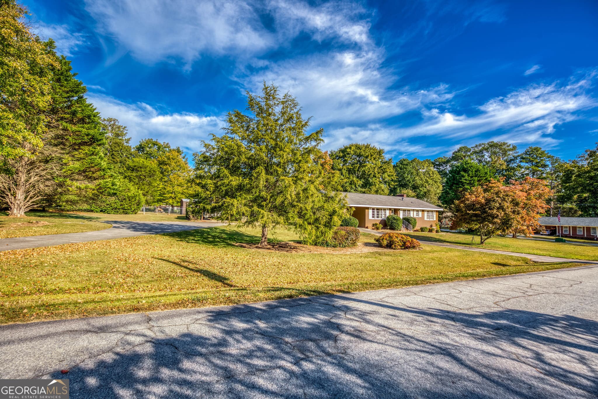 3 bedroom, 2 bathroom, 2,028 sq ft single family residence for sale at 1525 Woodacres Road, Monroe, GA 30655 — photo 8