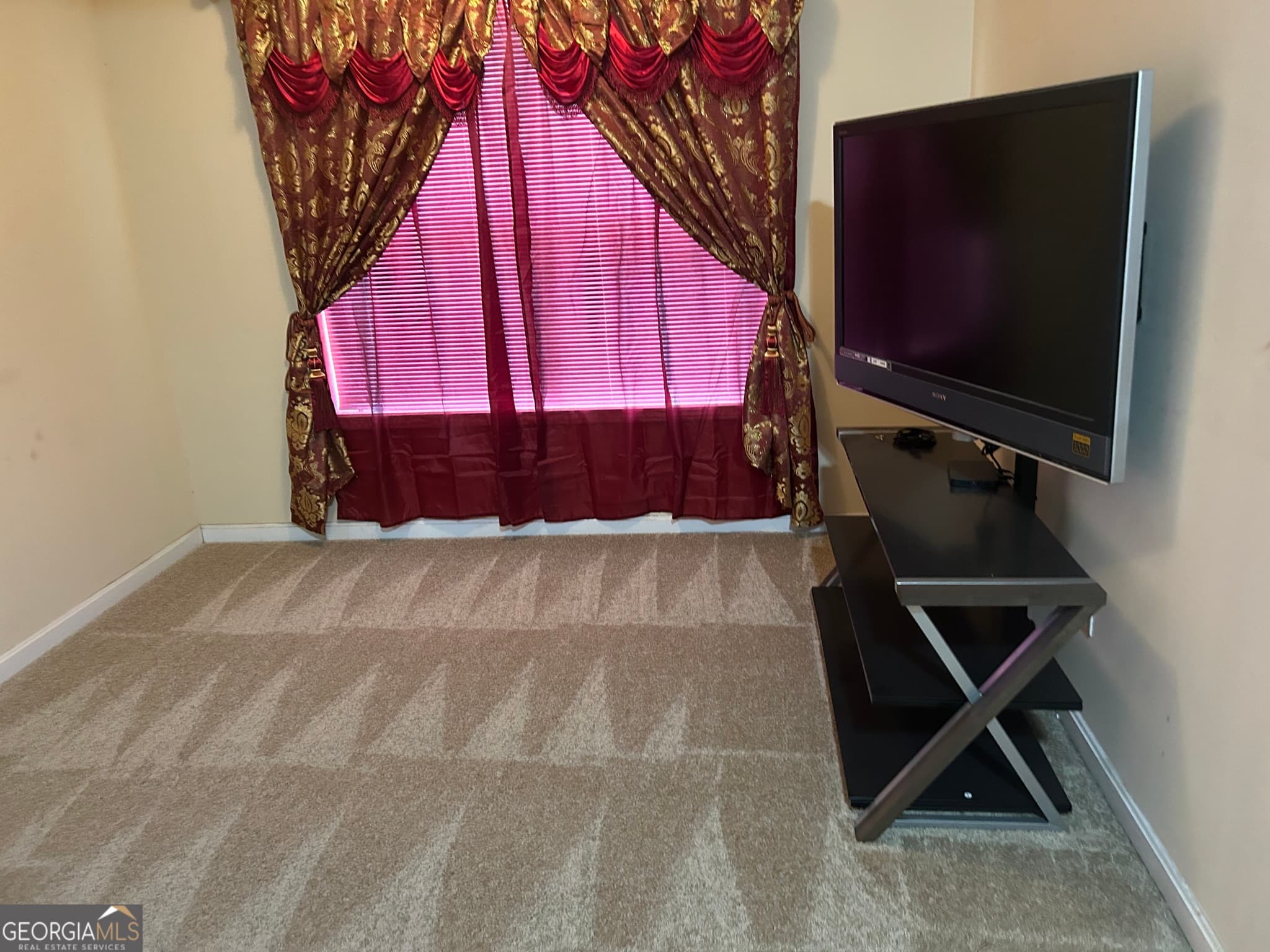 5 bedroom, 3.5 bathroom, 3,404 sq ft single family residence for sale at 1221 Rhodes Walk, Conyers, GA 30094 — photo 9