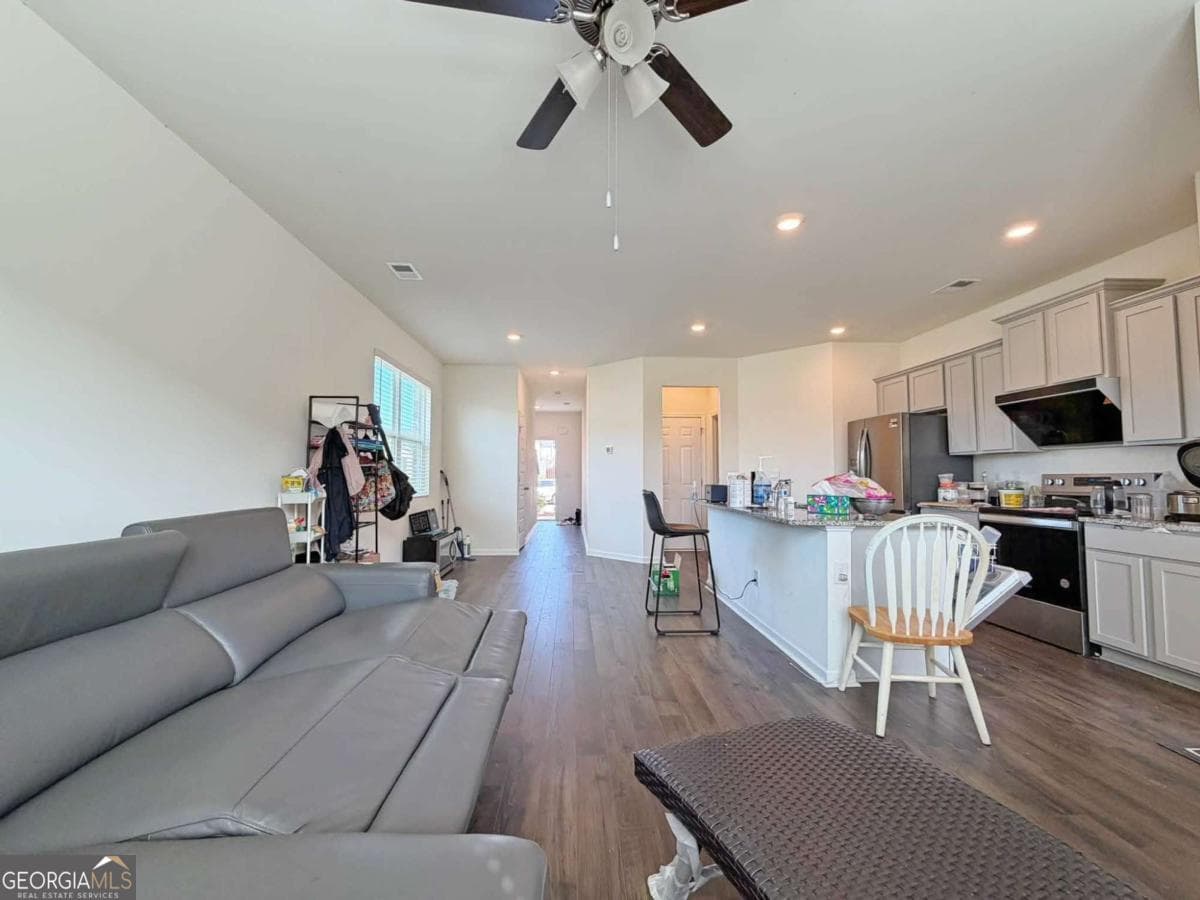 3 bedroom, 2.5 bathroom, 1,516 sq ft townhouse for sale at 615 Dairy Drive, Stockbridge, GA 30281 — photo 8