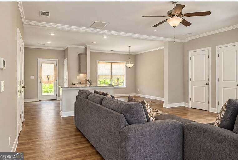 3 bedroom, 2.5 bathroom, 1,737 sq ft townhouse for sale at 7713 Fawn Circle, Covington, GA 30014 — photo 2