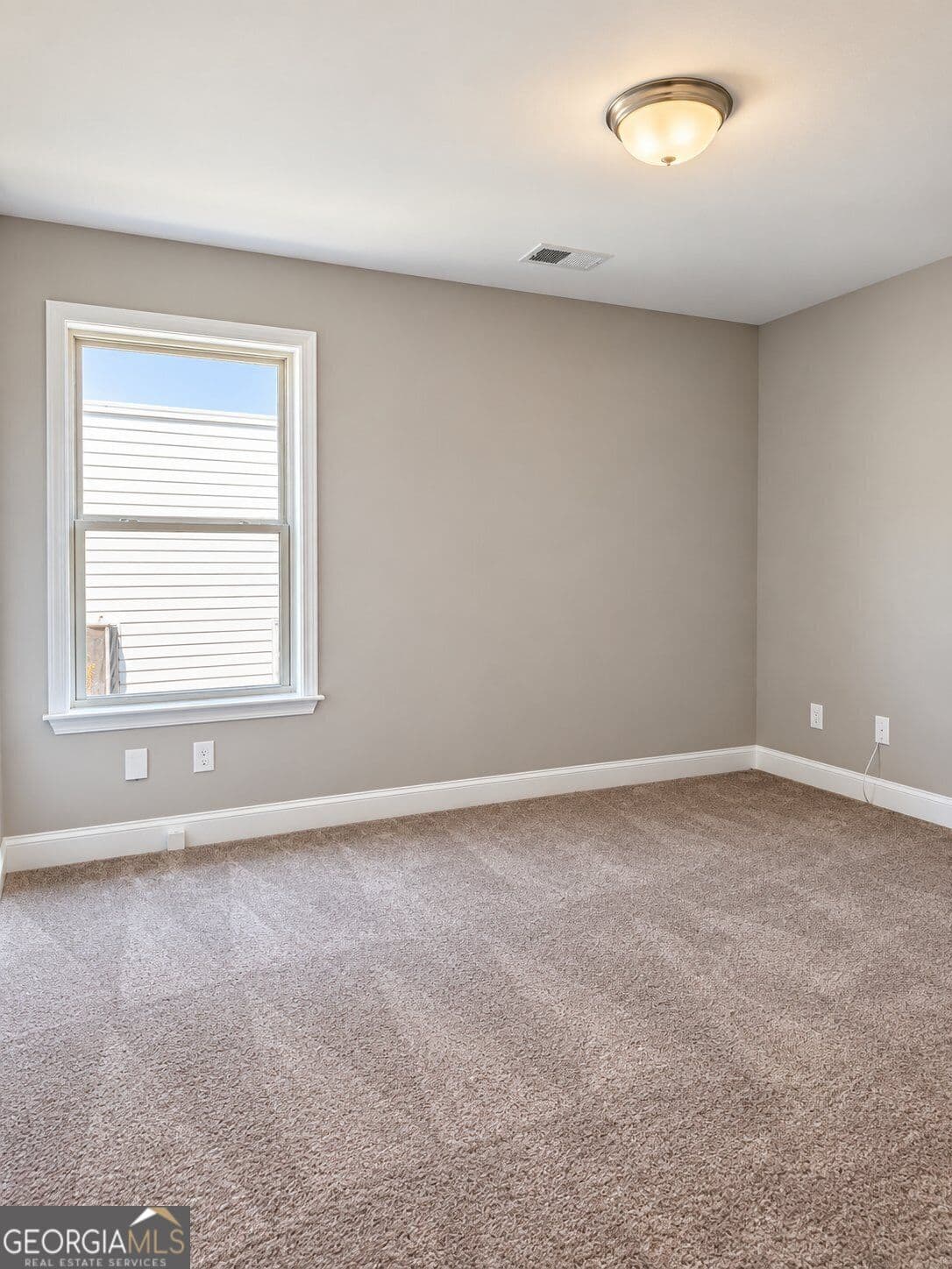 3 bedroom, 2.5 bathroom, 1,737 sq ft townhouse for sale at 7713 Fawn Circle, Covington, GA 30014 — photo 7