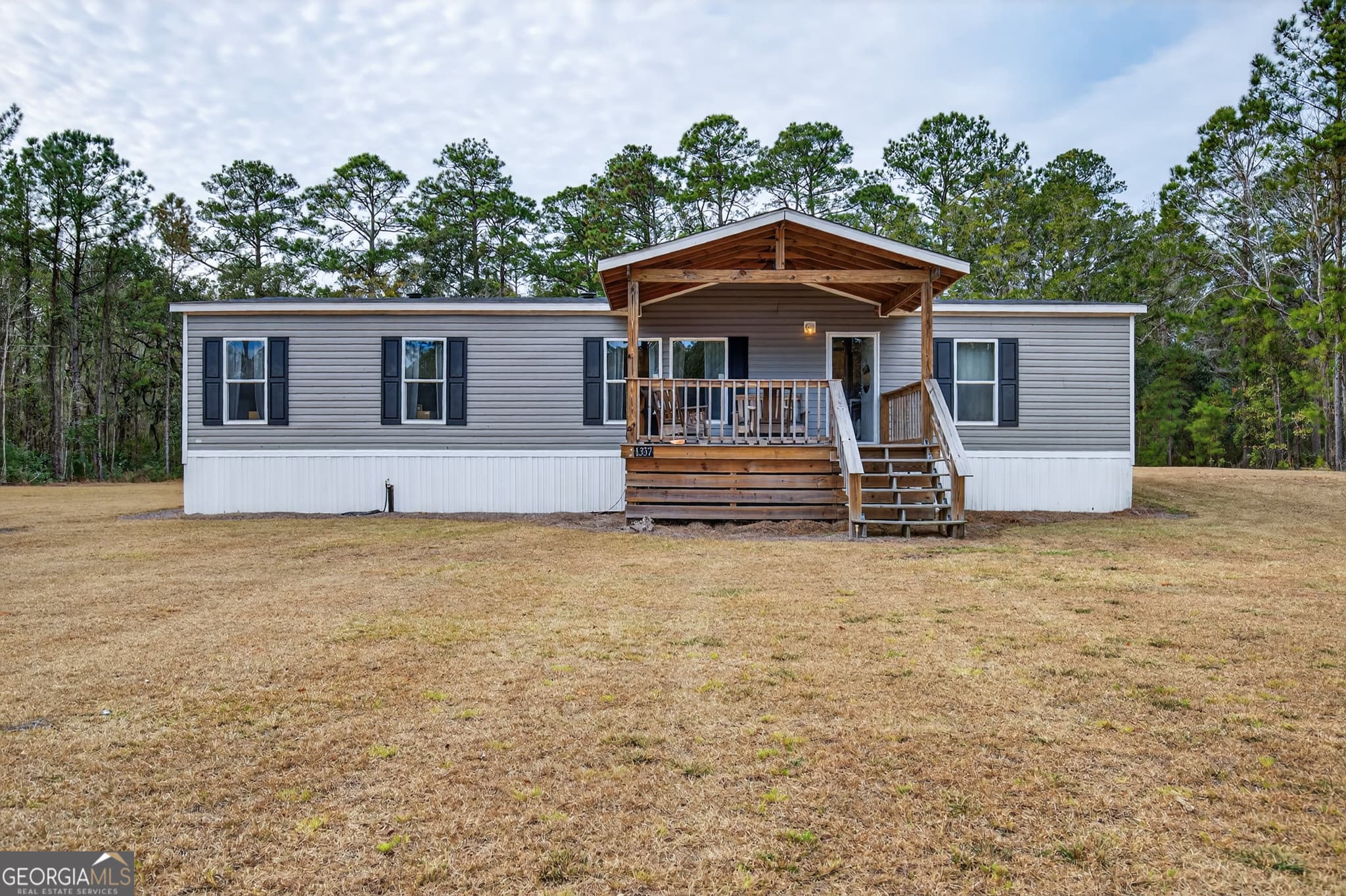 3 bedroom, 2 bathroom, 1,568 sq ft manufactured home,single family residence sold at 1337 H.G. Miles Drive, Shellman Bluff, GA 31331