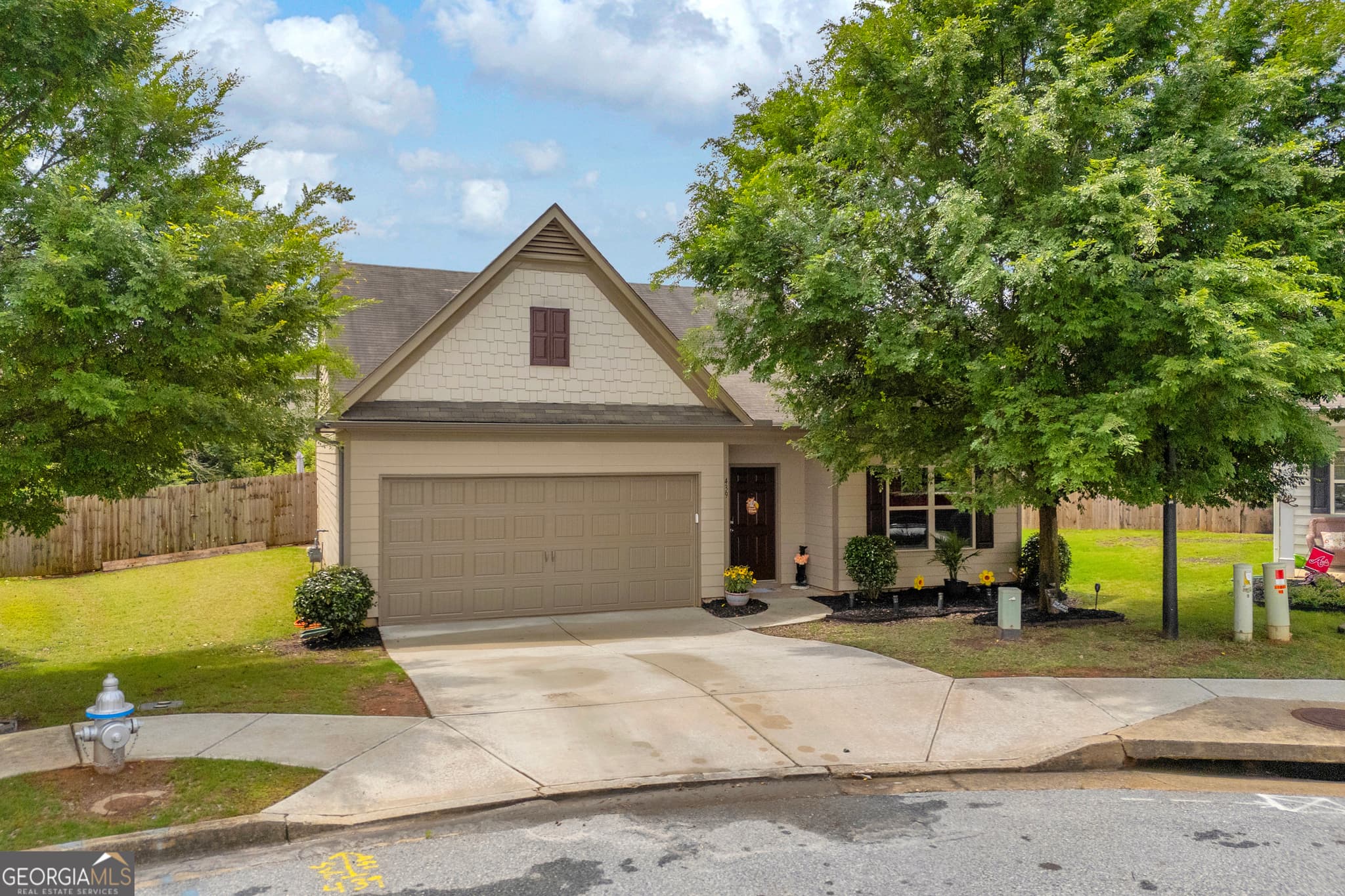 3 bedroom, 2 bathroom, 1,614 sq ft single family residence sold at 439 Fall Court, Pendergrass, GA 30567