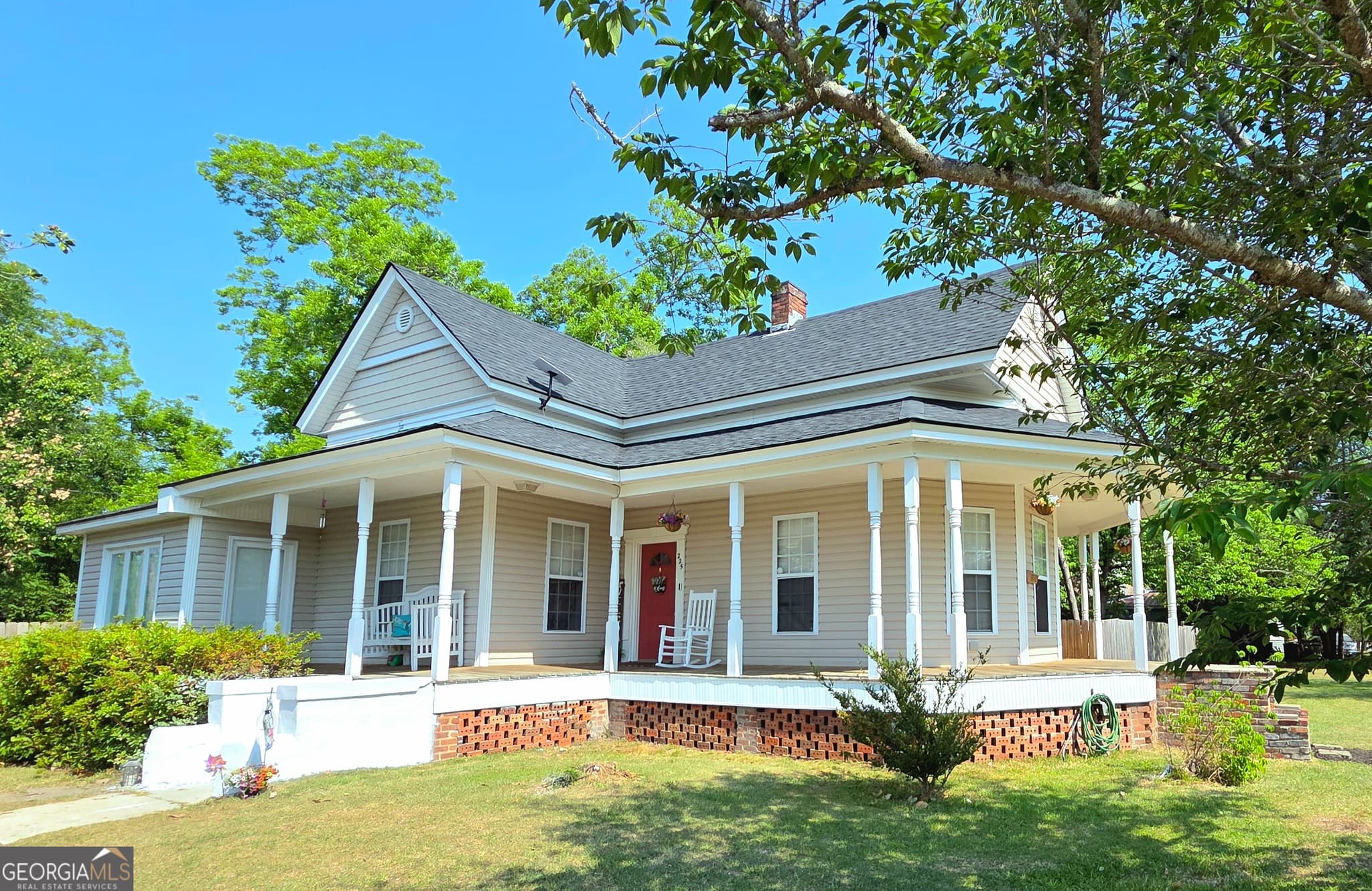 3 bedroom, 2 bathroom, 1,687 sq ft single family residence sold at 225 N Kennedy Street, Metter, GA 30439