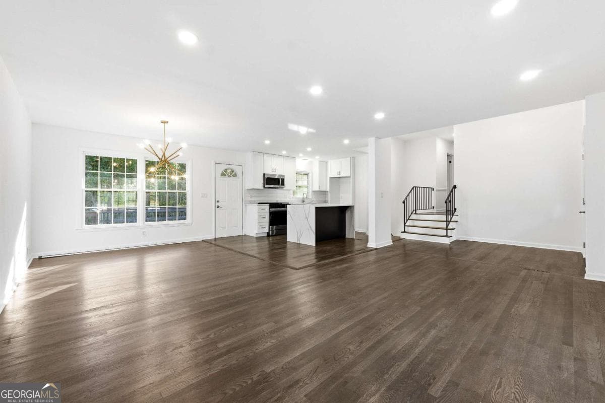 4 bedroom, 3 bathroom, 2,678 sq ft single family residence for sale at 2437 Flair Knoll Drive, Atlanta, GA 30345 — photo 5