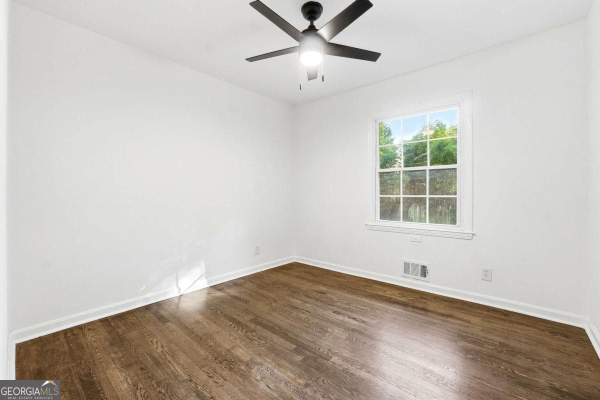4 bedroom, 3 bathroom, 2,678 sq ft single family residence for sale at 2437 Flair Knoll Drive, Atlanta, GA 30345 — photo 10