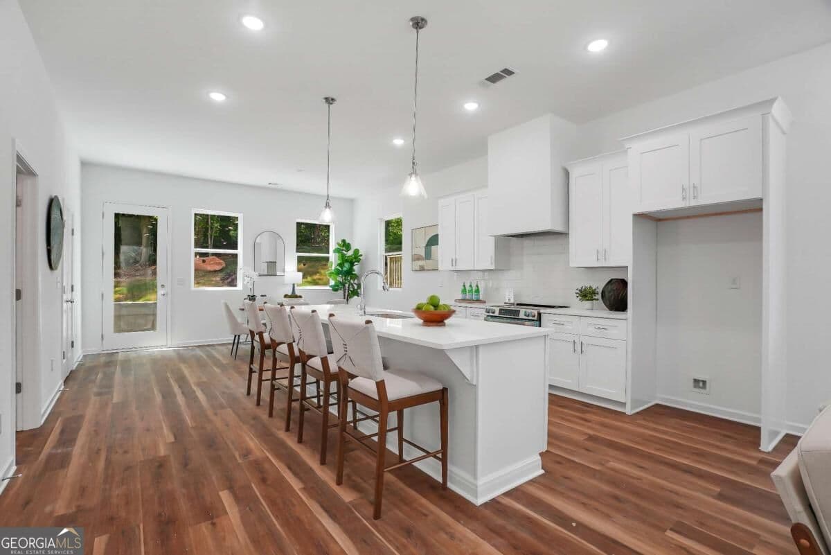 4 bedroom, 3 bathroom, 1,752 sq ft single family residence for sale at 3257 Gifford Street, Scottdale, GA 30079 — photo 6