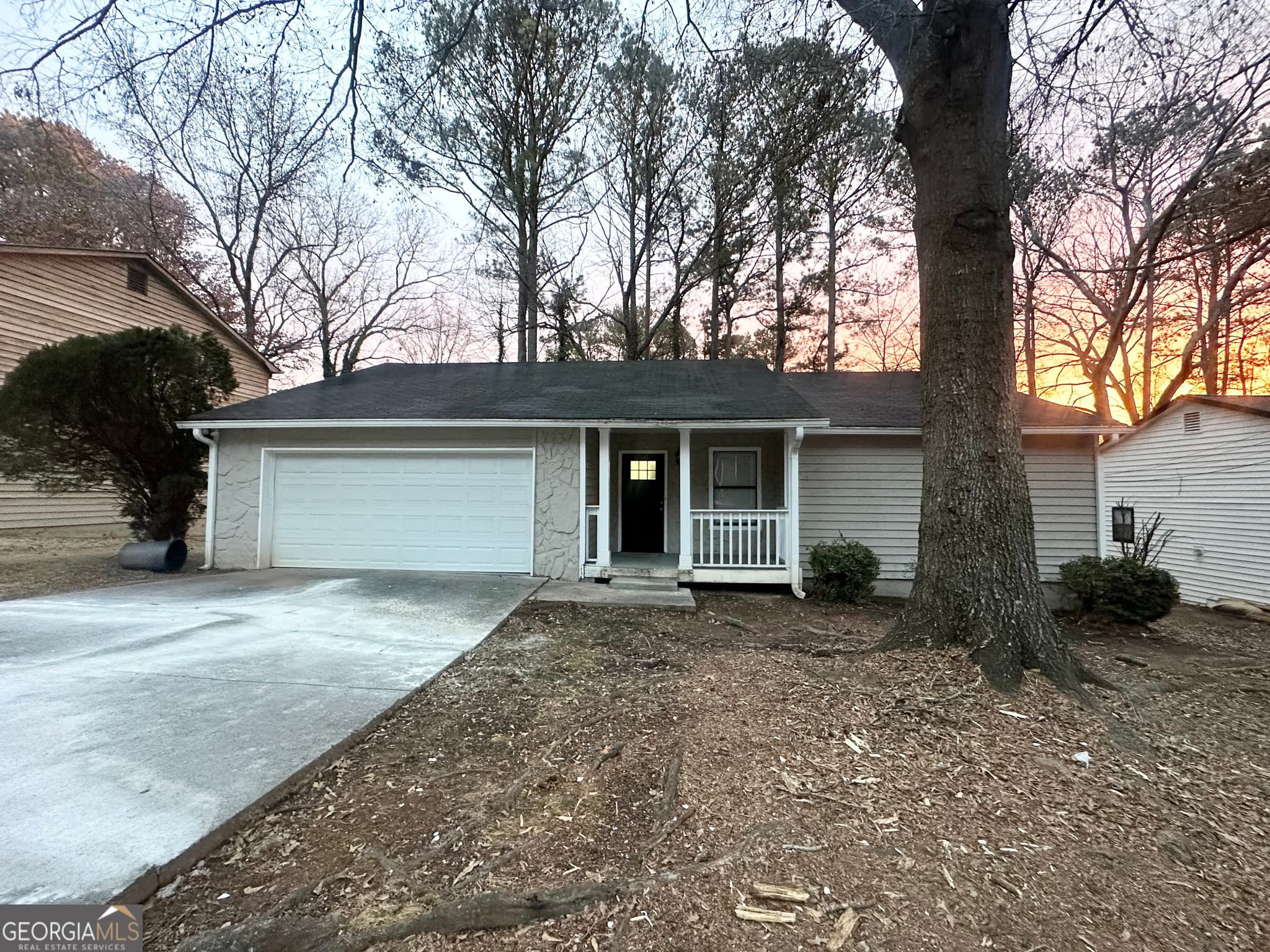 3 bedroom, 2 bathroom, 1,392 sq ft single family residence for sale at 5468 Pepperwood Court, Stone Mountain, GA 30087 — photo 2