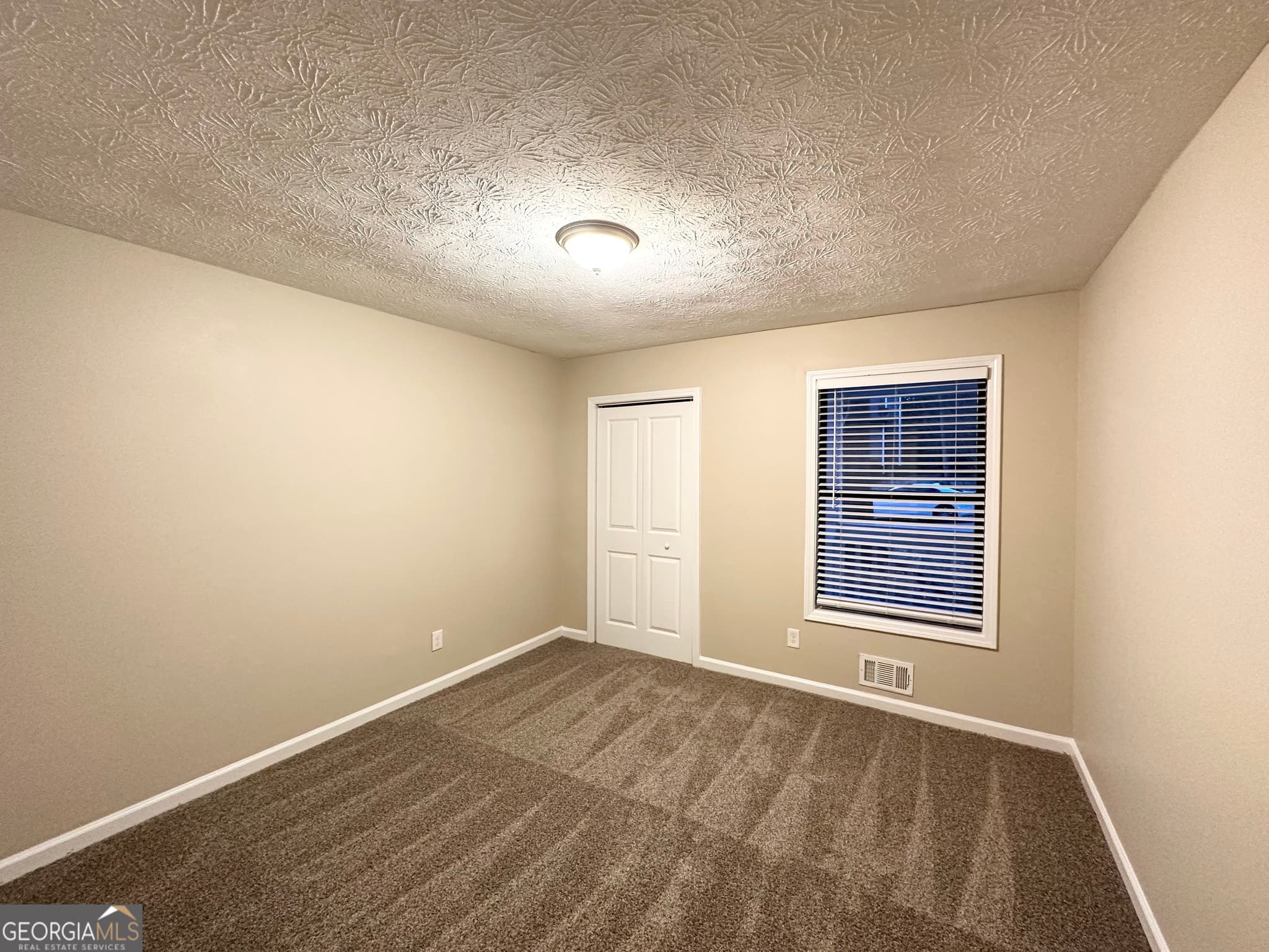 3 bedroom, 2 bathroom, 1,392 sq ft single family residence for sale at 5468 Pepperwood Court, Stone Mountain, GA 30087 — photo 7