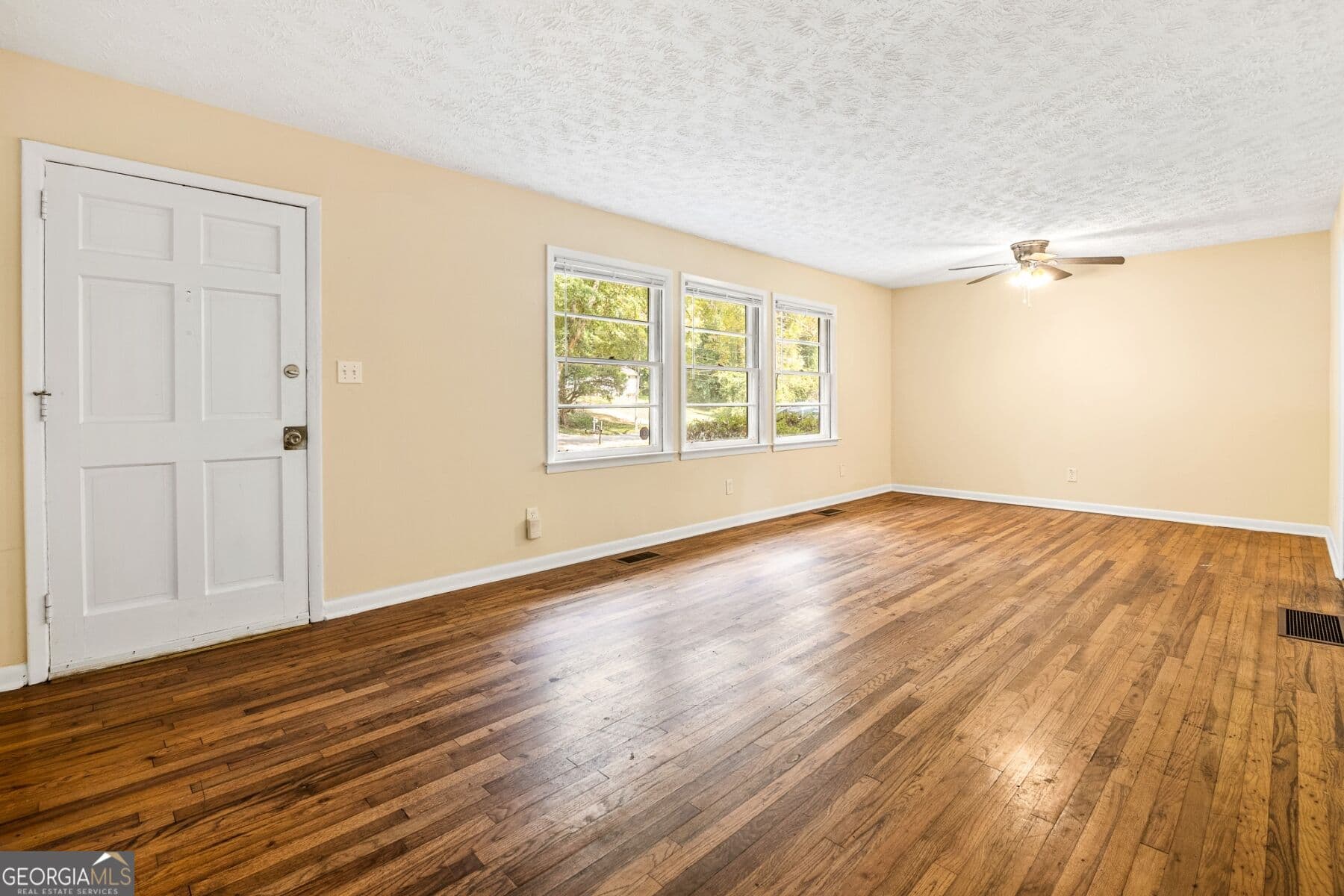 3 bedroom, 1 bathroom, 1,025 sq ft single family residence for rent at 4065 Canby Lane, Decatur, GA 30035 for $1,395 a month — photo 2