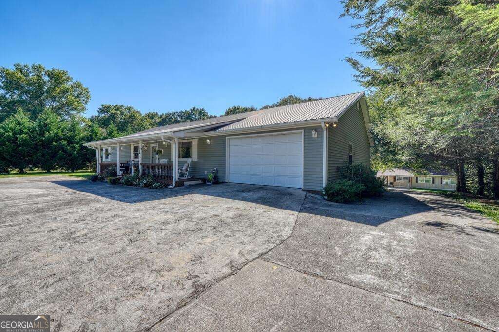 3 bedroom, 4 bathroom, 2,796 sq ft single family residence for sale at 161&177 Butterfly Lane, Blairsville, GA 30512 — photo 1 of 44