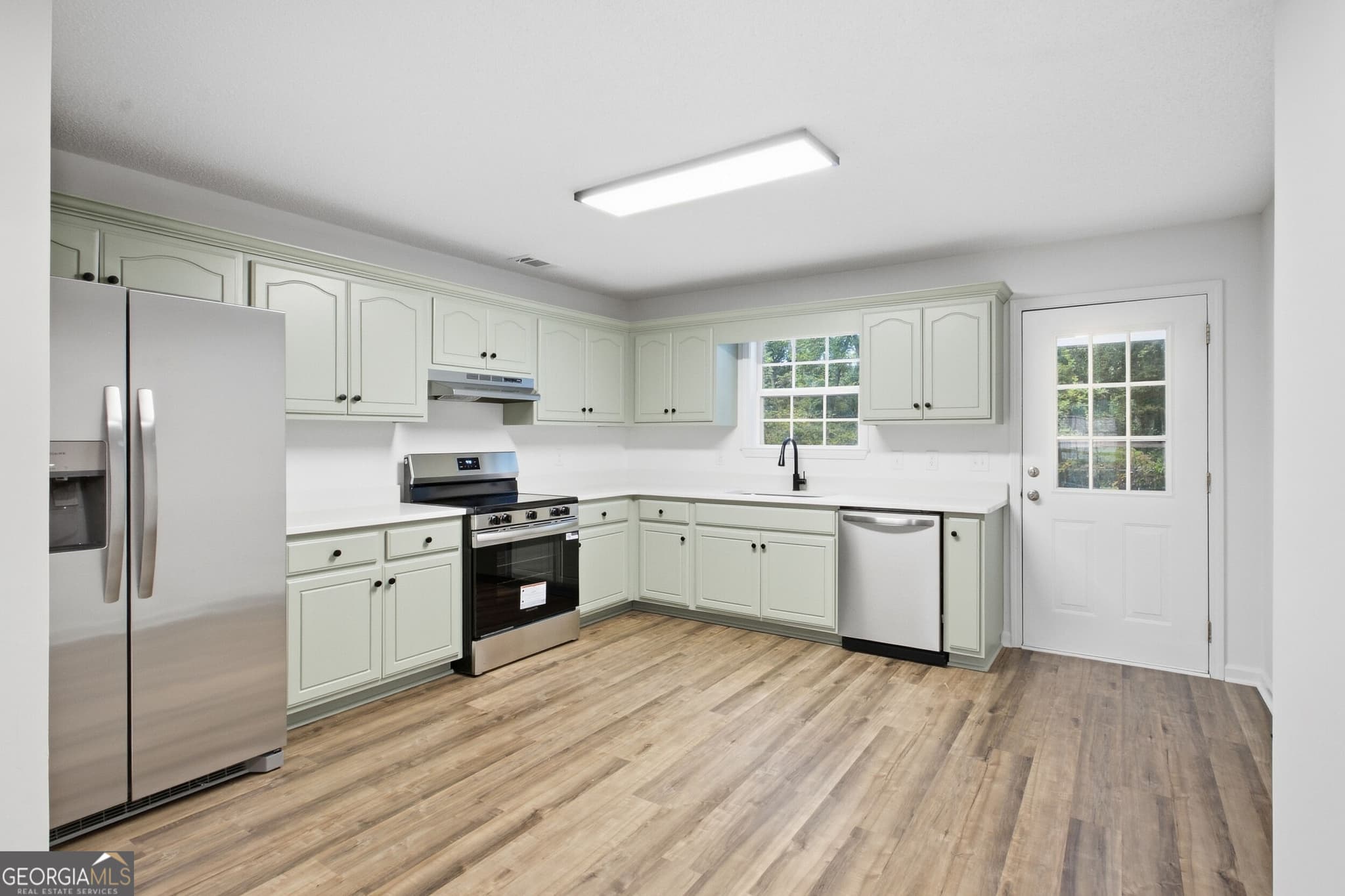 3 bedroom, 2 bathroom, 1,908 sq ft single family residence for sale at 562 Maurice Drive, Swainsboro, GA 30401 — photo 6