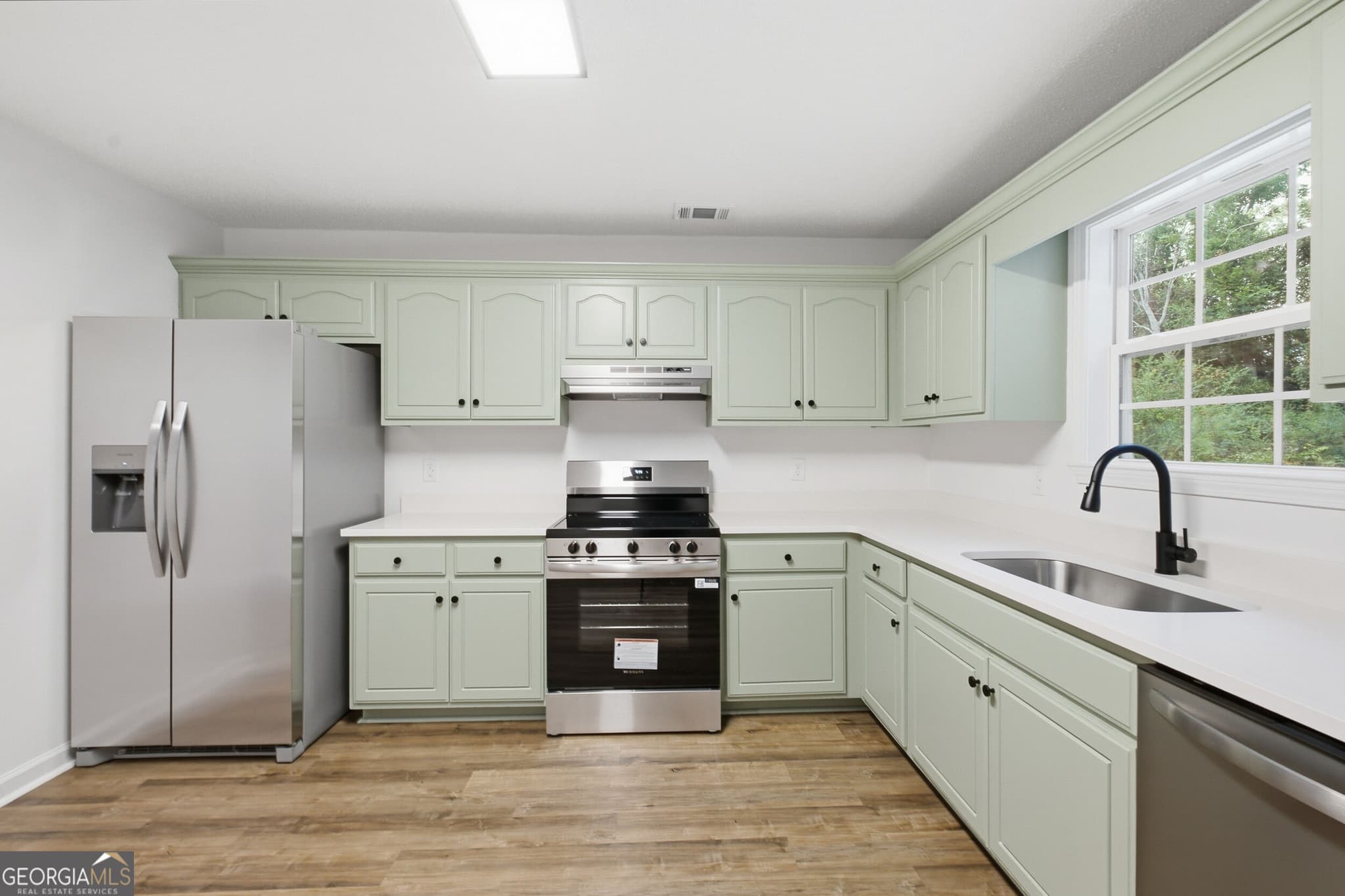3 bedroom, 2 bathroom, 1,908 sq ft single family residence for sale at 562 Maurice Drive, Swainsboro, GA 30401 — photo 8