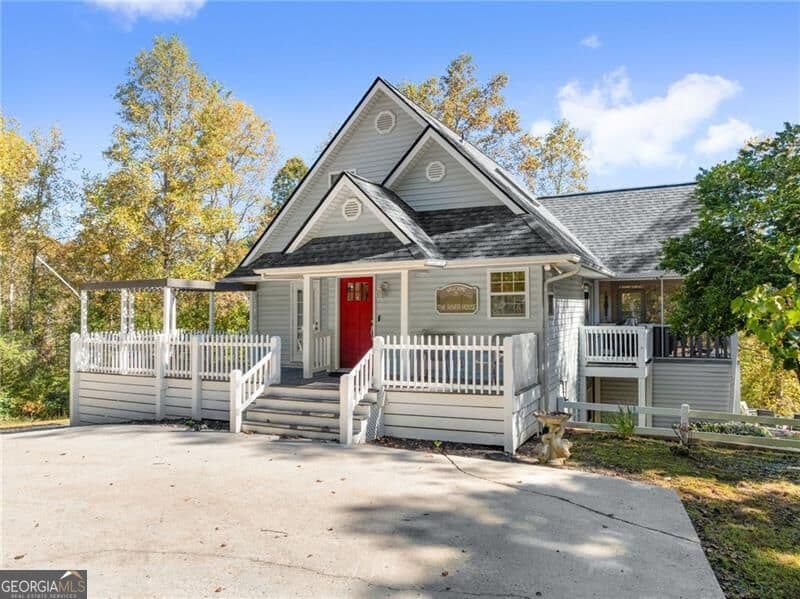 5 bedroom, 3 bathroom, 2,072 sq ft single family residence for sale at 452 River Forest Run, Cleveland, GA 30528 — photo 2