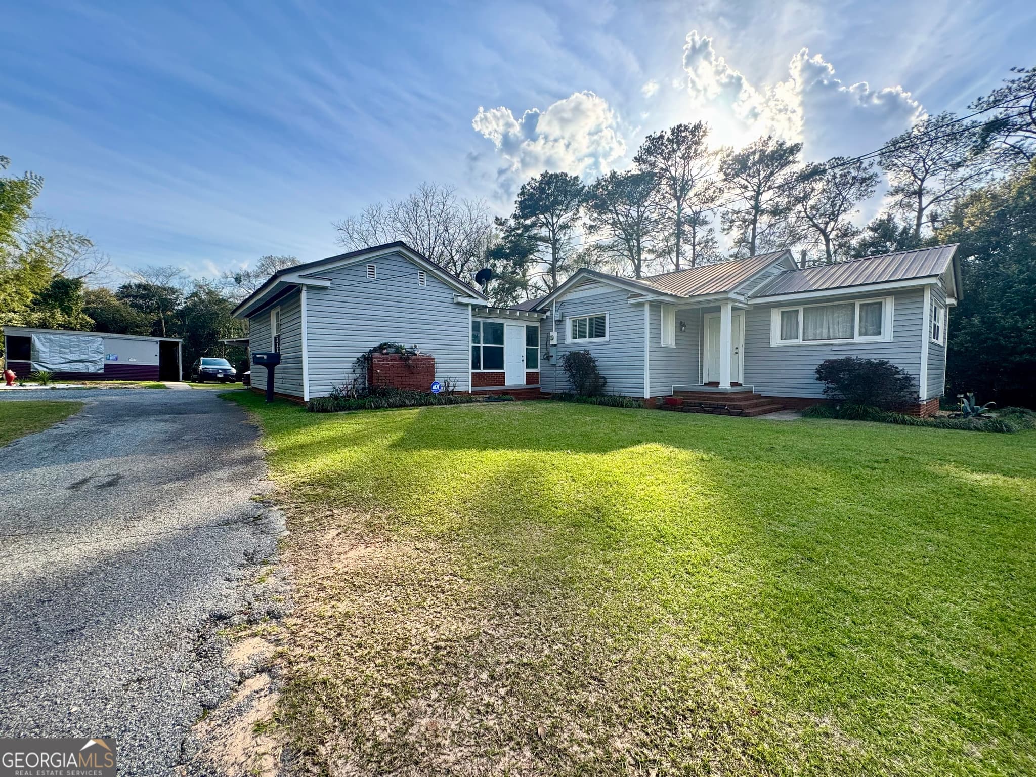 3 bedroom, 3 bathroom, 2,226 sq ft single family residence for sale at 914 Adderton Street, Americus, GA 31719 — photo 3