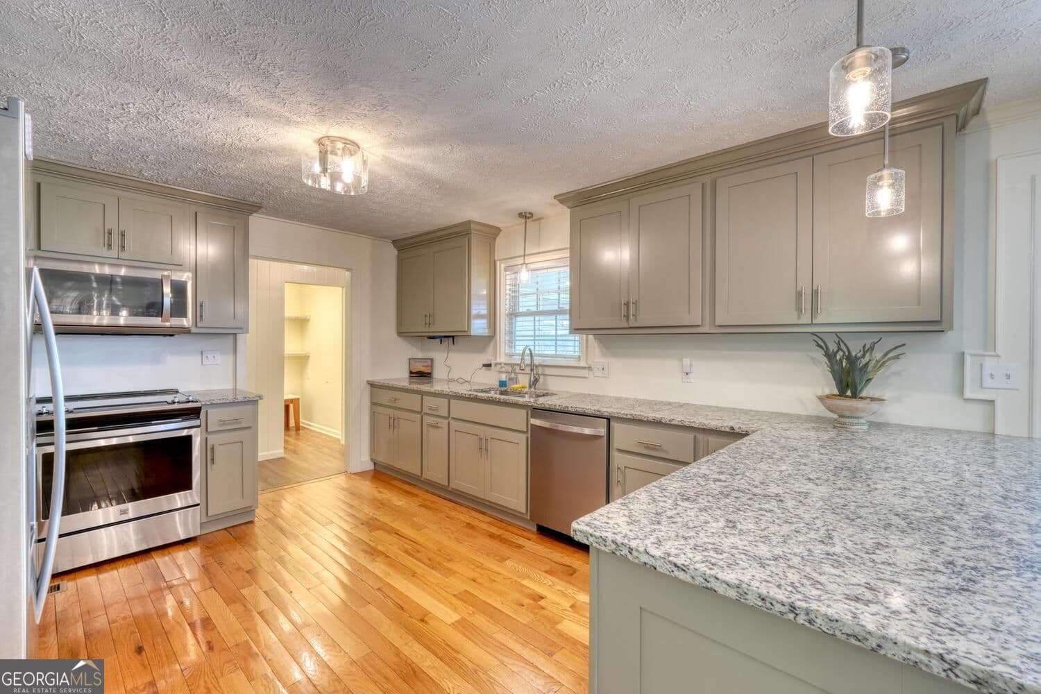 4 bedroom, 2 bathroom, 3,326 sq ft single family residence for sale at 787 Hiawassee Estates Drive, Hiawassee, GA 30546 — photo 5