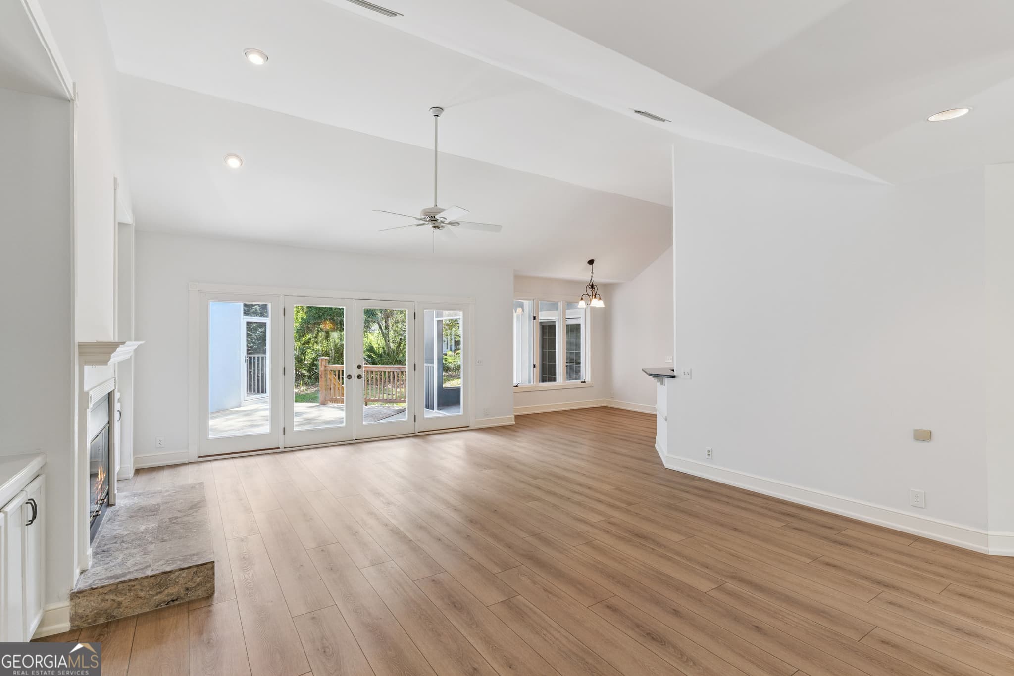5 bedroom, 4.5 bathroom, 3,657 sq ft single family residence for sale at 400 Vassar Point Drive, St. Simons, GA 31522 — photo 6