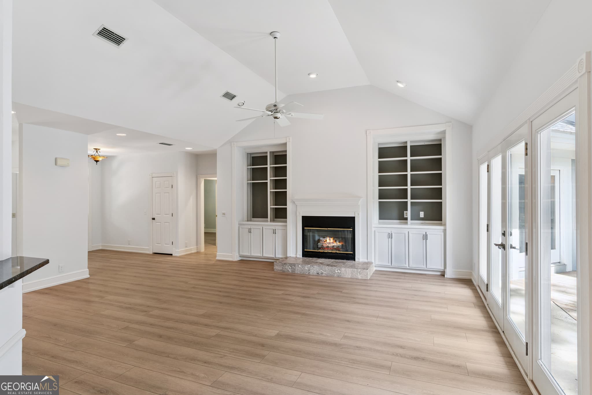 5 bedroom, 4.5 bathroom, 3,657 sq ft single family residence for sale at 400 Vassar Point Drive, St. Simons, GA 31522 — photo 3