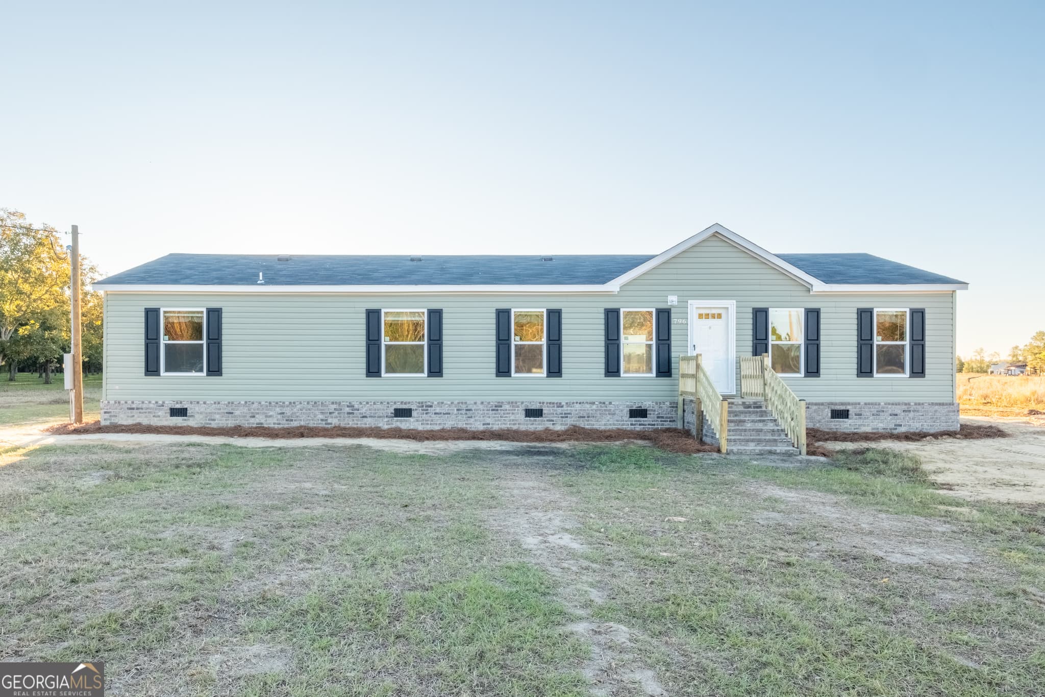 3 bedroom, 2.5 bathroom, 1,664 sq ft manufactured home,single family residence sold at 796 Lud Oquinn Road, Odum, GA 31555