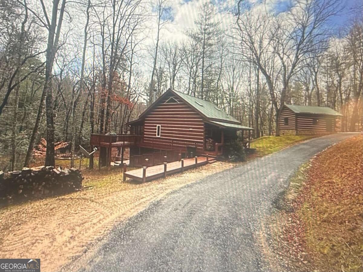 3 bedroom, 2 bathroom, 2,535 sq ft cabin,loft,single family residence for sale at 136 Honeysuckle Way 20, Blue Ridge, GA 30513 — photo 6