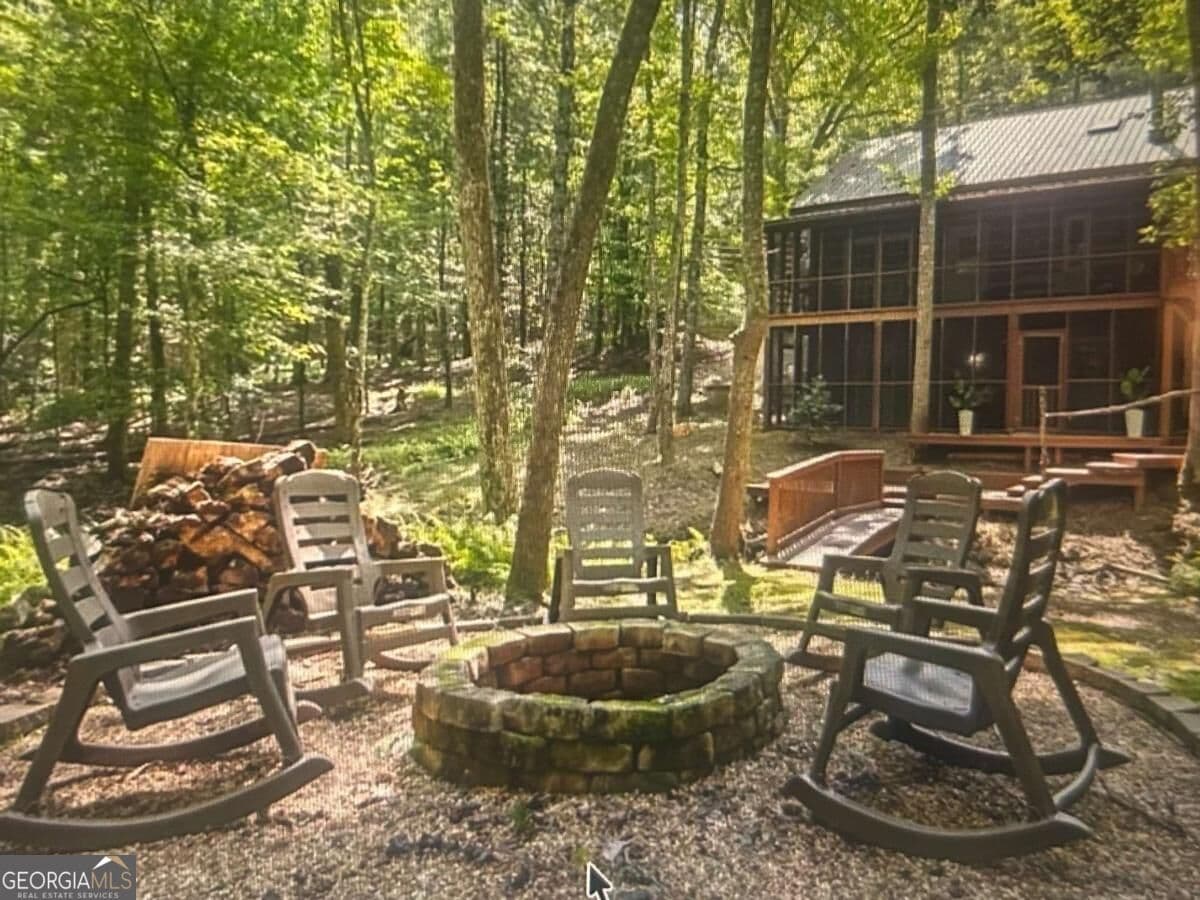 3 bedroom, 2 bathroom, 2,535 sq ft cabin,loft,single family residence for sale at 136 Honeysuckle Way 20, Blue Ridge, GA 30513 — photo 1 of 24
