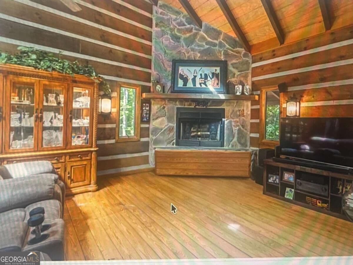 3 bedroom, 2 bathroom, 2,535 sq ft cabin,loft,single family residence for sale at 136 Honeysuckle Way 20, Blue Ridge, GA 30513 — photo 9