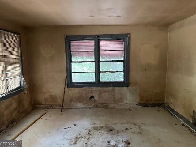 3 bedroom, 2 bathroom, 1,220 sq ft single family residence for sale at 402 Atlanta Street, Barnesville, GA 30204 — photo 7