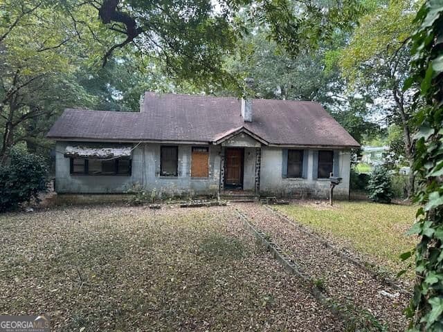 3 bedroom, 2 bathroom, 1,220 sq ft single family residence for sale at 402 Atlanta Street, Barnesville, GA 30204 — photo 1 of 8