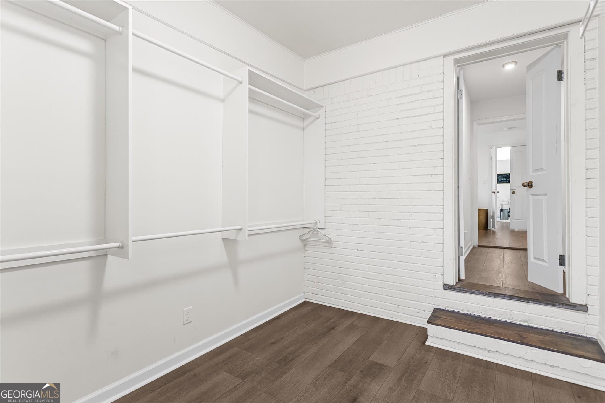 3 bedroom, 2 bathroom, 1,400 sq ft single family residence for rent at 1111 Valley View Road, Atlanta, GA 30315 for $2,150 a month — photo 5