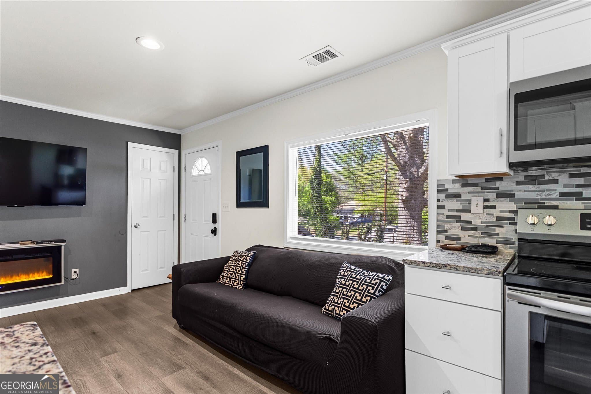 3 bedroom, 2 bathroom, 1,400 sq ft single family residence for rent at 1111 Valley View Road, Atlanta, GA 30315 for $2,150 a month — photo 4