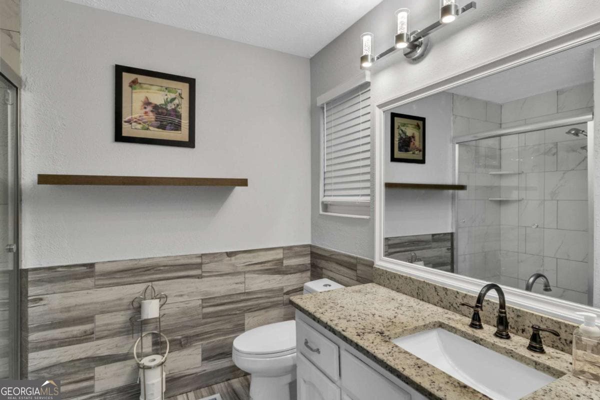 6 bedroom, 4.5 bathroom, 4,747 sq ft single family residence for sale at 8804 willow creek Court, Douglasville, GA 30135 — photo 7