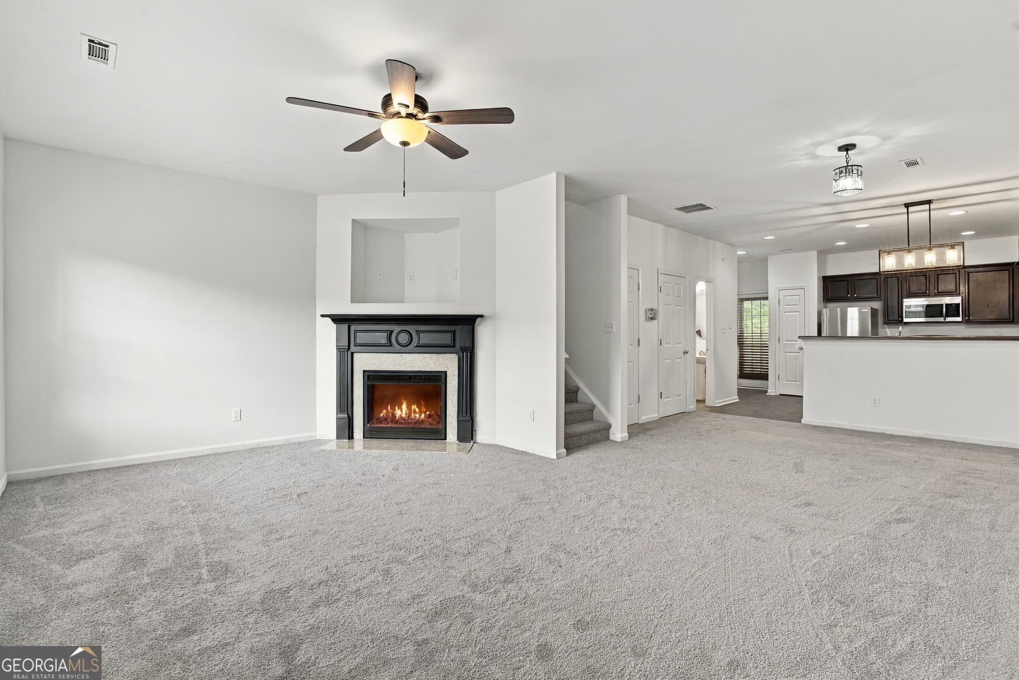 3 bedroom, 2.5 bathroom, 1,600 sq ft townhouse for rent at 8260 Oakley Circle, Union City, GA 30291 for $1,650 a month — photo 5