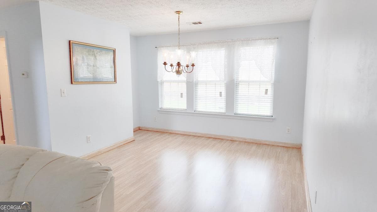 3 bedroom, 2.5 bathroom, 1,879 sq ft single family residence for sale at 6195 Glacier Run, Norcross, GA 30093 — photo 4