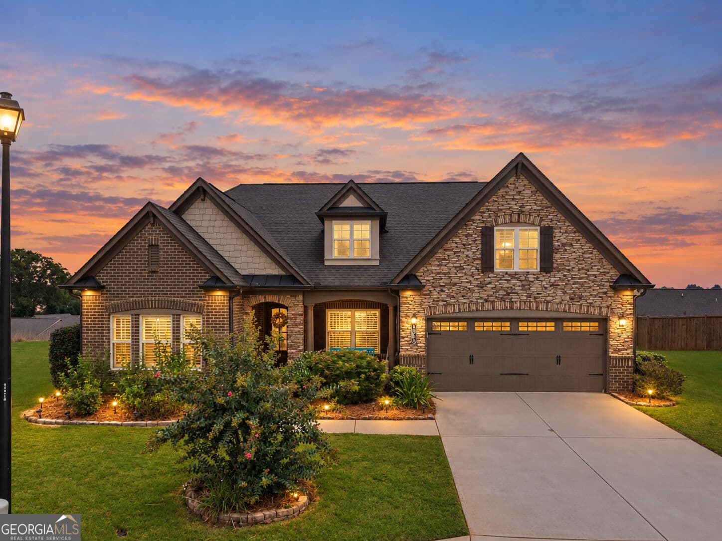 4 bedroom, 3.5 bathroom, 2,575 sq ft single family residence for sale at 4310 Granison Chse, Gainesville, GA 30504 — photo 2