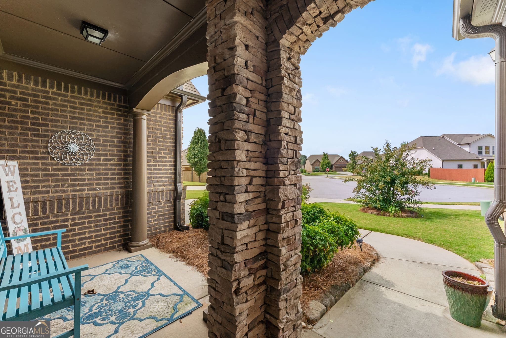 4 bedroom, 3.5 bathroom, 2,575 sq ft single family residence for sale at 4310 Granison Chse, Gainesville, GA 30504 — photo 6