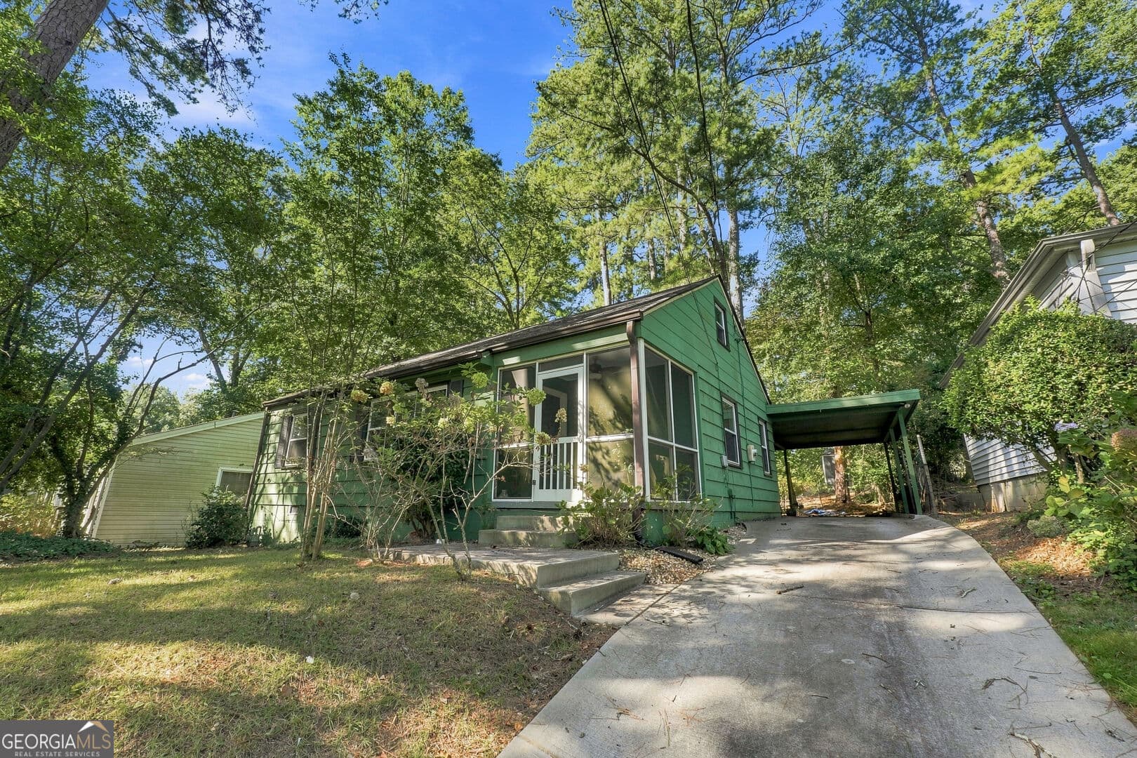 3 bedroom, 1 bathroom, 1,212 sq ft single family residence for sale at 2248 Rugby Terrace, College Park, GA 30337 — photo 2