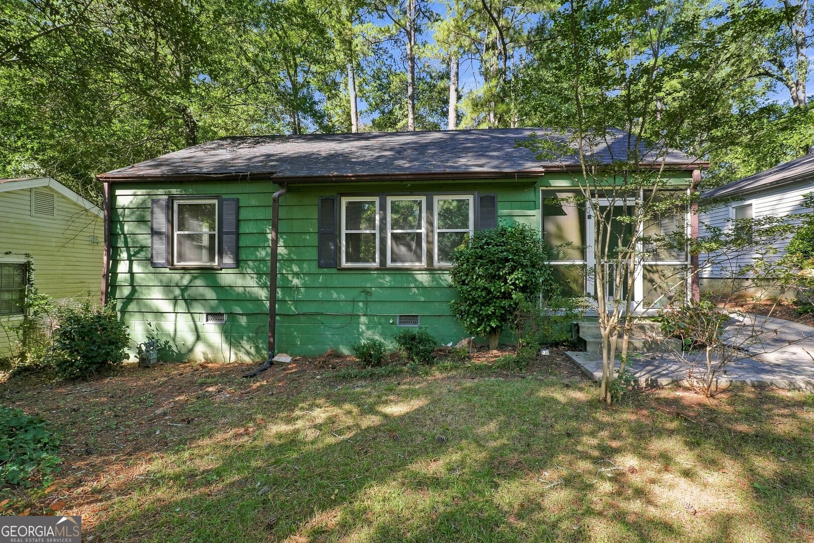 3 bedroom, 1 bathroom, 1,212 sq ft single family residence for sale at 2248 Rugby Terrace, College Park, GA 30337 — photo 1 of 18