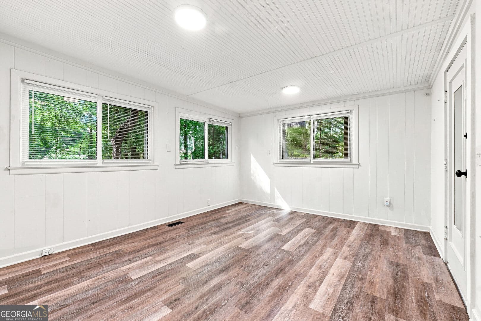 3 bedroom, 1 bathroom, 1,212 sq ft single family residence for sale at 2248 Rugby Terrace, College Park, GA 30337 — photo 9