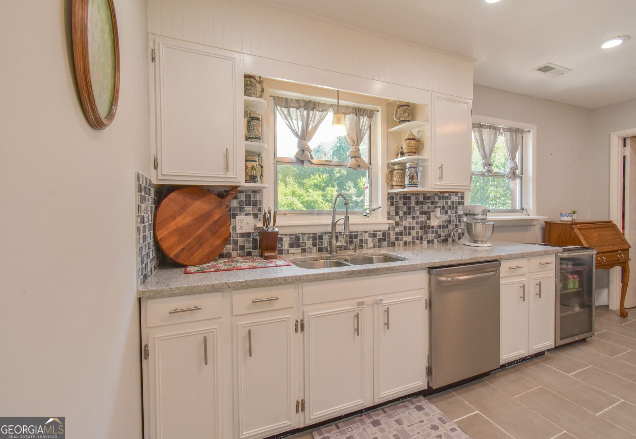 3 bedroom, 2 bathroom, 2,300 sq ft single family residence for sale at 218 S Mission Ridge Drive, Rossville, GA 30741 — photo 9