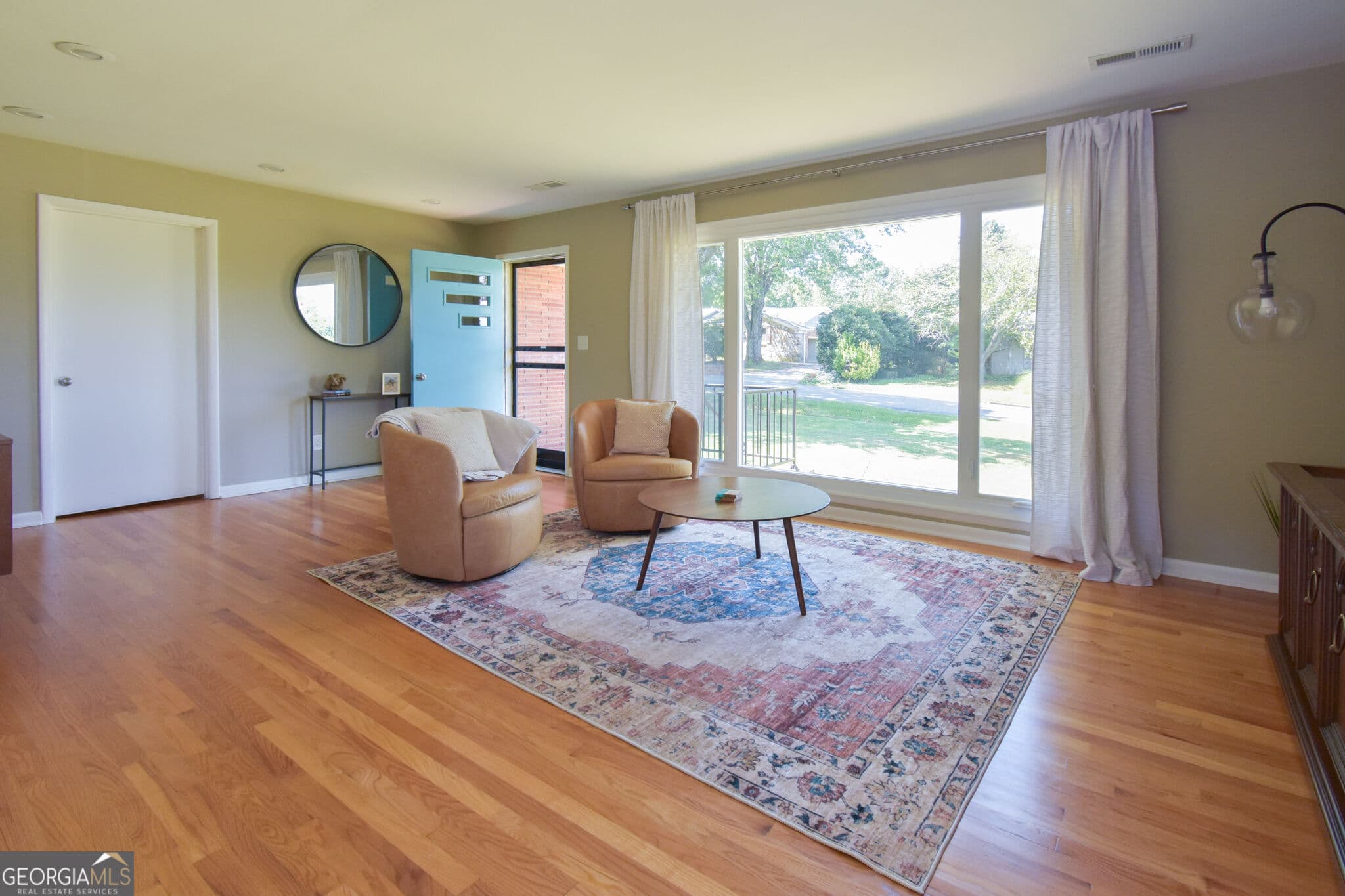3 bedroom, 2 bathroom, 2,300 sq ft single family residence for sale at 218 S Mission Ridge Drive, Rossville, GA 30741 — photo 8
