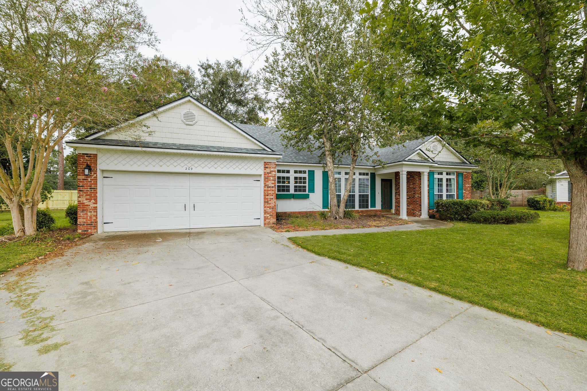 3 bedroom, 2 bathroom, 1,796 sq ft single family residence under contract at 209 Redbird Place, Hahira, GA 31632 — photo 2
