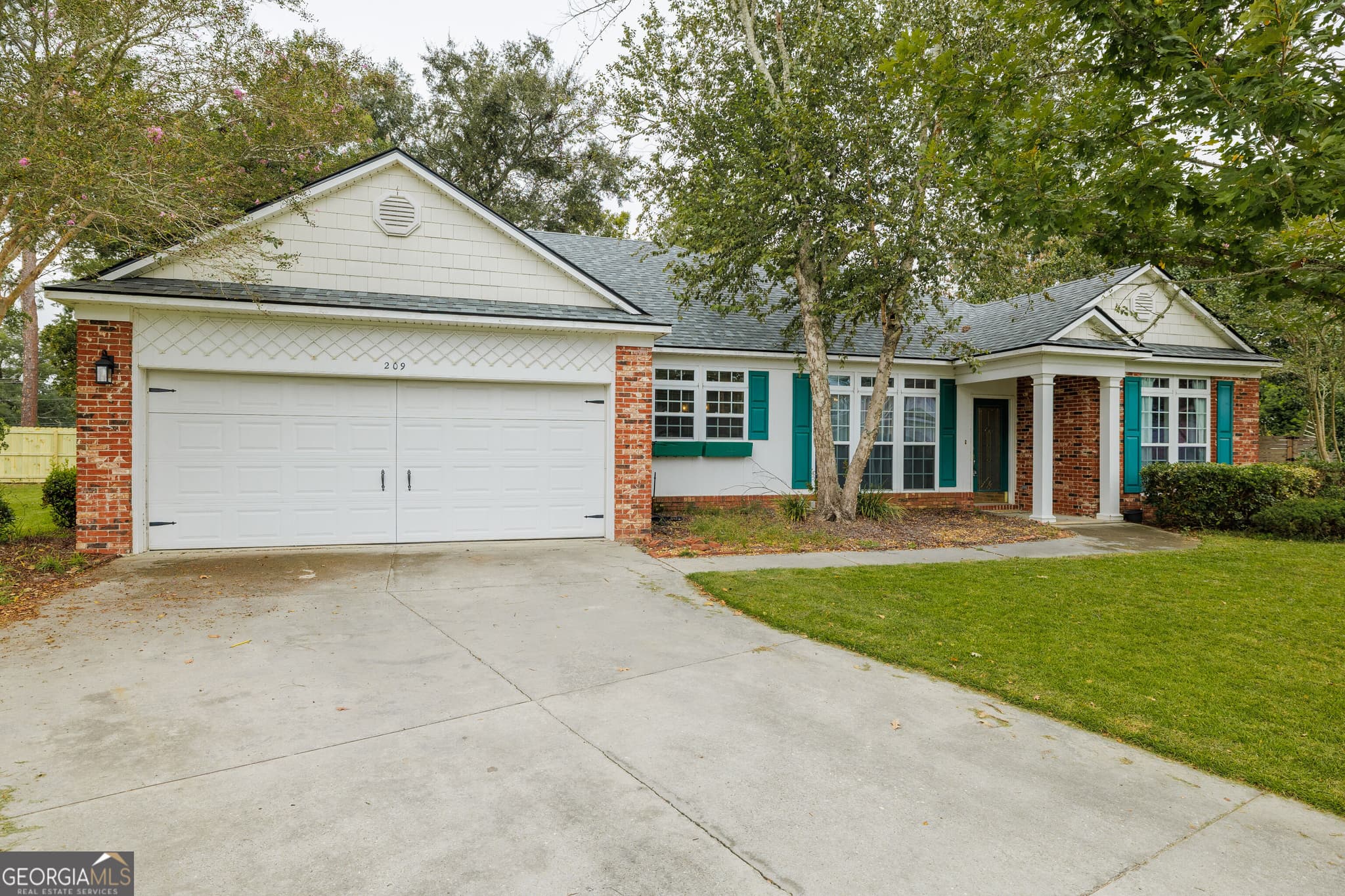 3 bedroom, 2 bathroom, 1,796 sq ft single family residence under contract at 209 Redbird Place, Hahira, GA 31632 — photo 3
