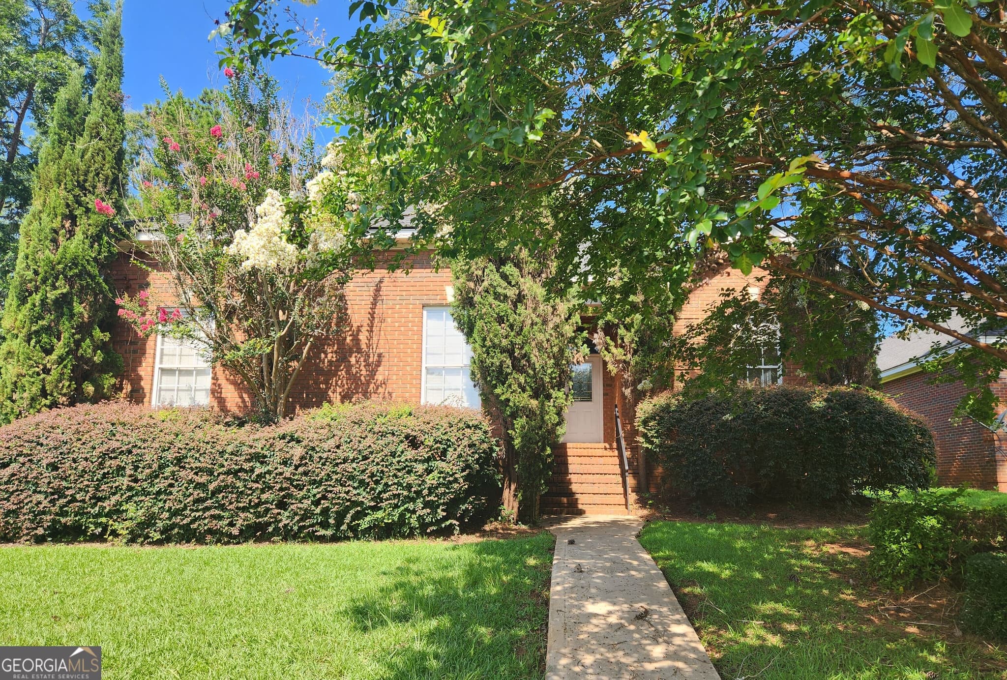 3 bedroom, 2 bathroom, 1,956 sq ft single family residence for sale at 1817 Regalwood Drive, Albany, GA 31721