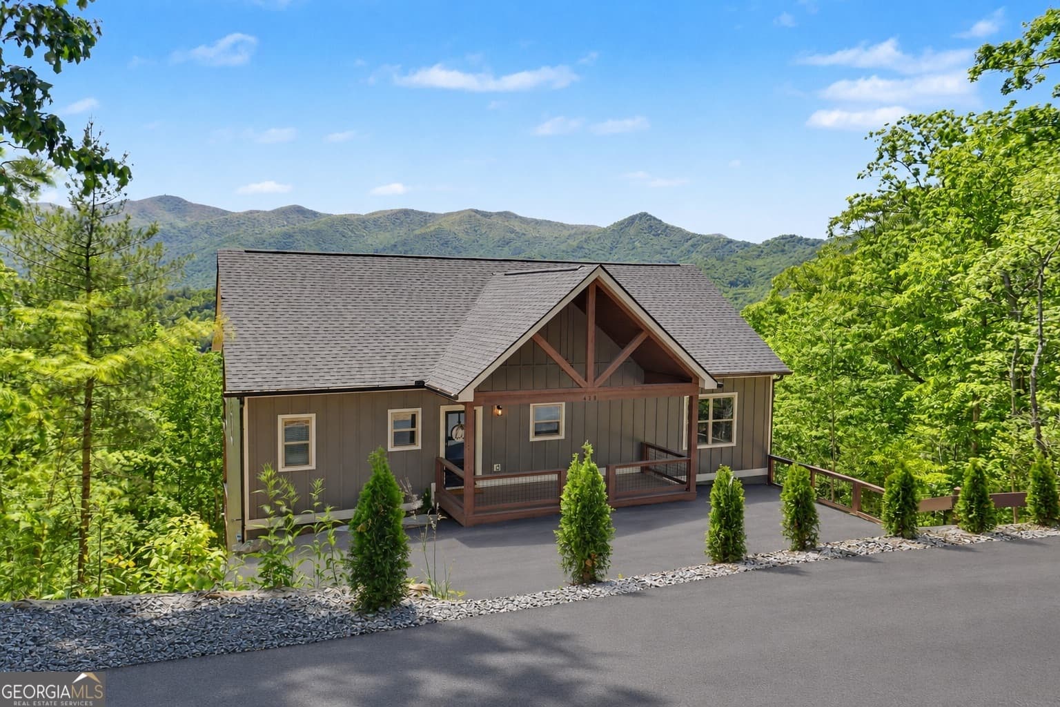 3 bedroom, 2 bathroom, 1,811 sq ft single family residence under contract at 438 Mill Ridge Road, Hiawassee, GA 30546 — photo 2