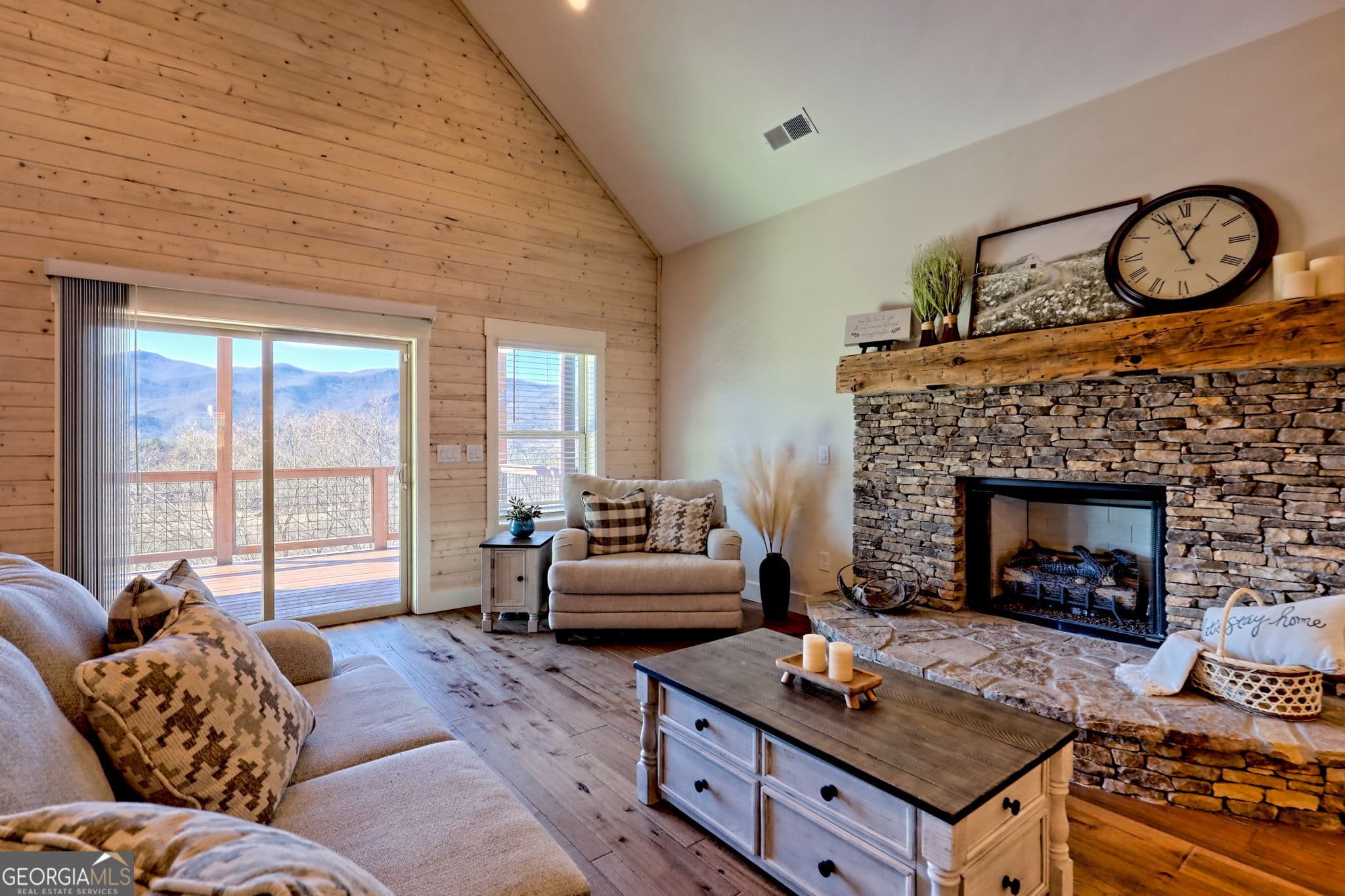 3 bedroom, 2 bathroom, 1,811 sq ft single family residence under contract at 438 Mill Ridge Road, Hiawassee, GA 30546 — photo 9