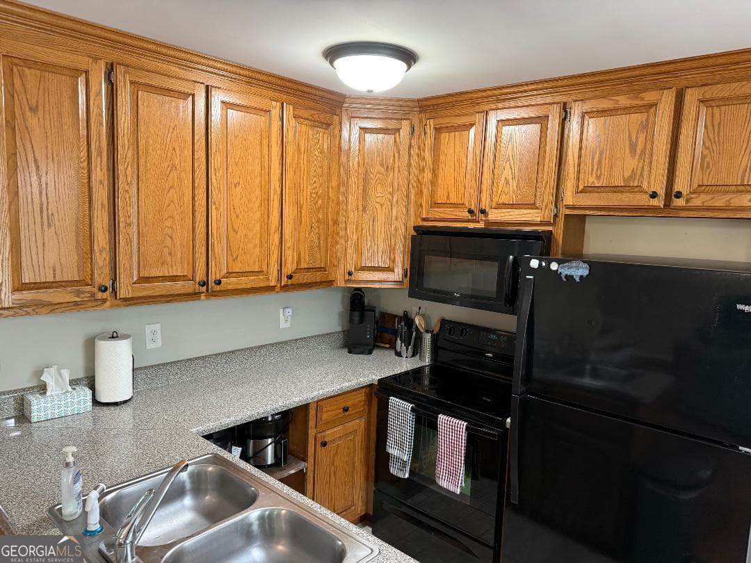 4 bedroom, 2 bathroom, 1,536 sq ft single family residence for sale at 121 Saluda Drive, Demorest, GA 30535 — photo 4