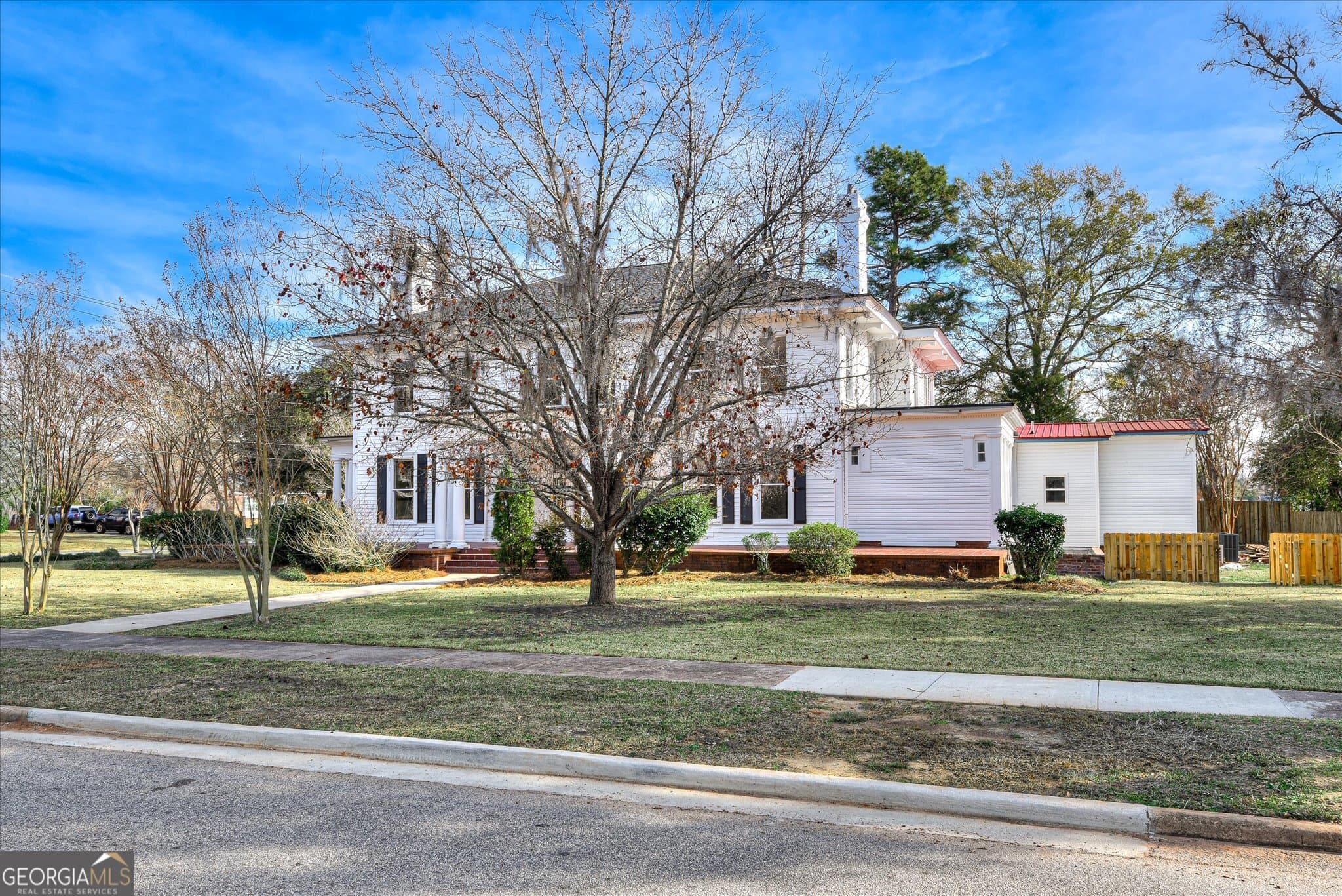 6 bedroom, 4 bathroom, 5,010 sq ft single family residence for sale at 708 Mulberry Street, Louisville, GA 30434 — photo 5