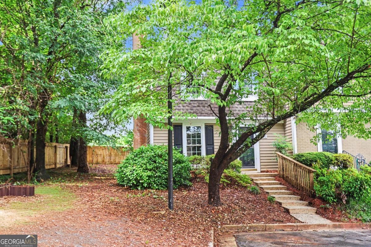 2 bedroom, 1.5 bathroom, 1,160 sq ft townhouse for sale at 1074 New Haven Drive, Marietta, GA 30064 — photo 3